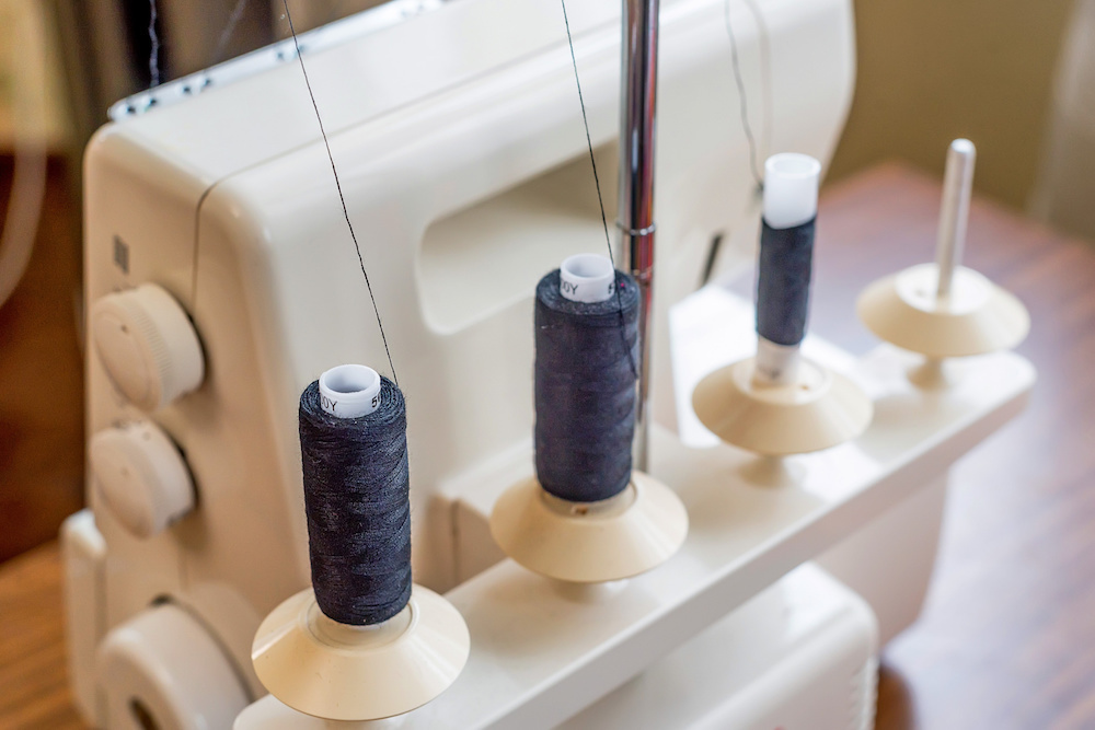 What is the Difference Between a Sewing Machine and a Serger Machine?